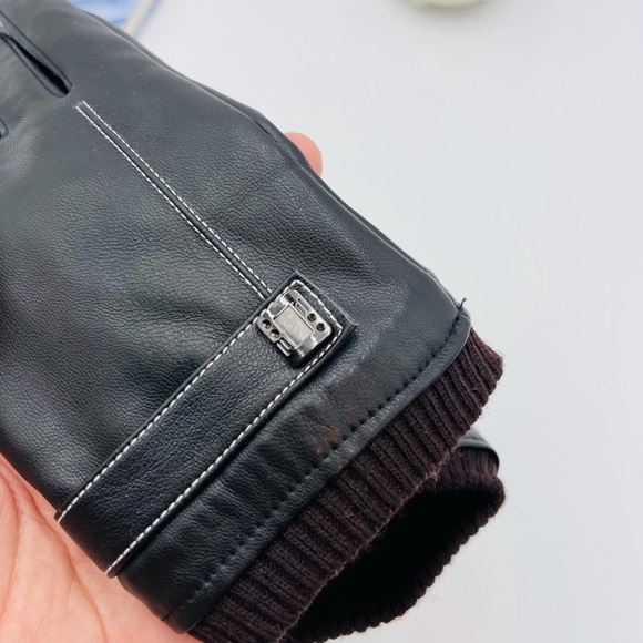 NWOT BLACK FAUX LEATHER GLOVES - Picture 3 of 5